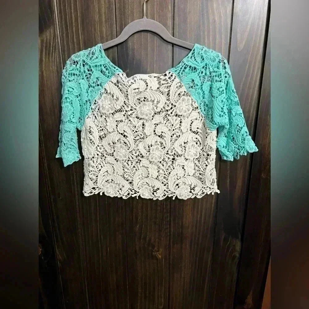 Y2K Delia’s White/Teal Lace Crop Top, Size: Medium - Picture 11 of 12